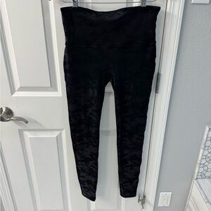 SPANX Black Camouflage Leggings XL